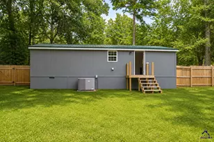 127 Village Blvd, Perry, GA 31069 - Photo 6