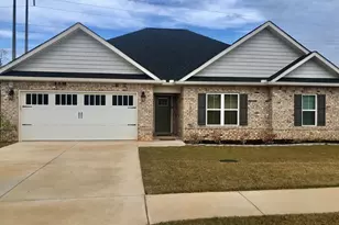 631 Broderick Cir, Warner Robins, GA 31088 - Photo 2