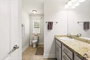 305 Lamplight Dr, Byron, GA 31008 - Photo 16