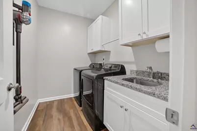 104 Gnome Court, Perry, GA 31069 - Photo 8