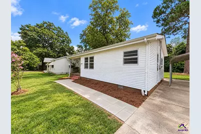 221 Shirley Drive, Warner Robins, GA 31088 - Photo 2