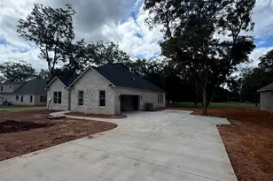 14 Wildflower Ln, Perry, GA 31069 - Photo 1