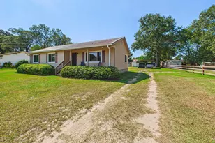 613 Duncan Ave, Unadilla, GA 31091 - Photo 6