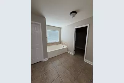 605 Cheshire Drive, Warner Robins, GA 31088 - Photo 8