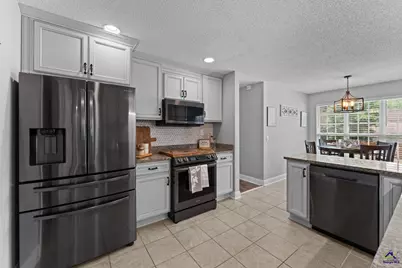 318 Christopher Luke Circle, Perry, GA 31069 - Photo 14