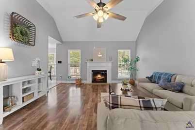 318 Christopher Luke Circle, Perry, GA 31069 - Photo 10