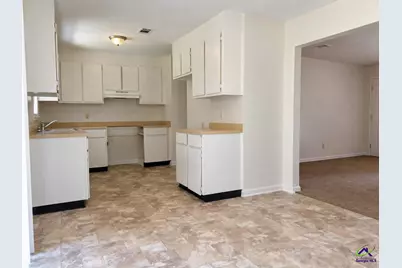303 Utah Avenue, Warner Robins, GA 31093 - Photo 2