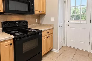 307 Hidden Creek Cir, Warner Robins, GA 31088 - Photo 2