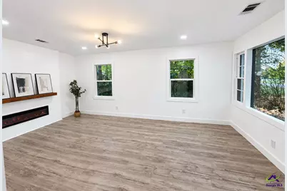 103 Edna Place, Warner Robins, GA 31093 - Photo 4