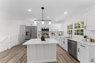106 Woodridge Dr, Warner Robins, GA 31088 - Photo 12