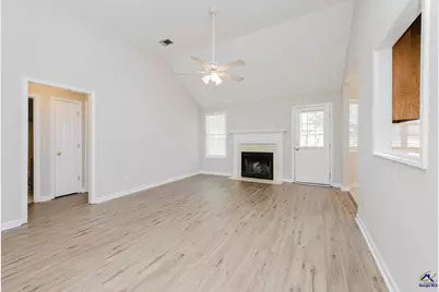 115 Melissa Lane, Warner Robins, GA 31088 - Photo 2