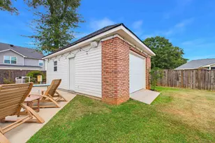 223 Twelve Oaks Dr, Warner Robins, GA 31088 - Photo 6