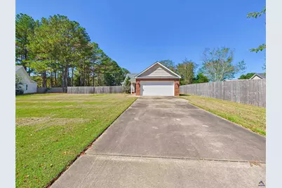 202 Greylock Drive, Perry, GA 31069 - Photo 4