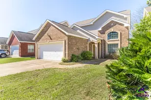 171 Rolling Woods Cir, Warner Robins, GA 31088 - Photo 1