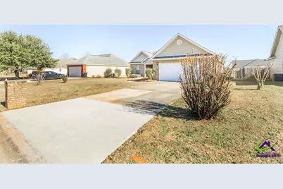 113 Cedarland, Warner Robins, GA 31088 - Photo 2