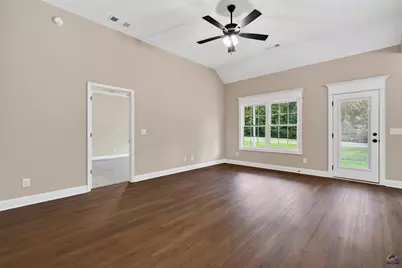130 Fairway Oaks Drive, Perry, GA 31069 - Photo 8