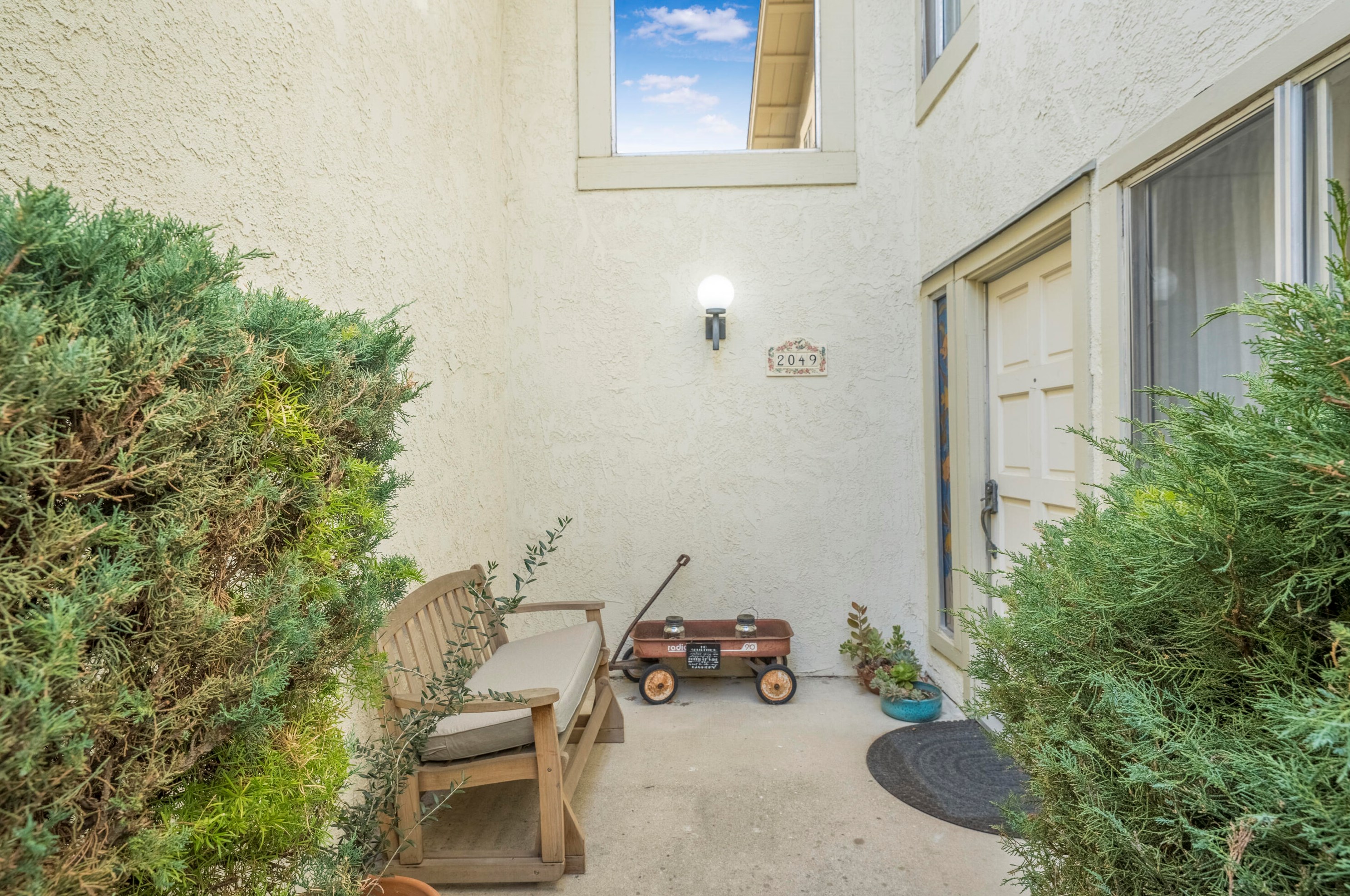 2049 Village Ln, Solvang, CA 93463
