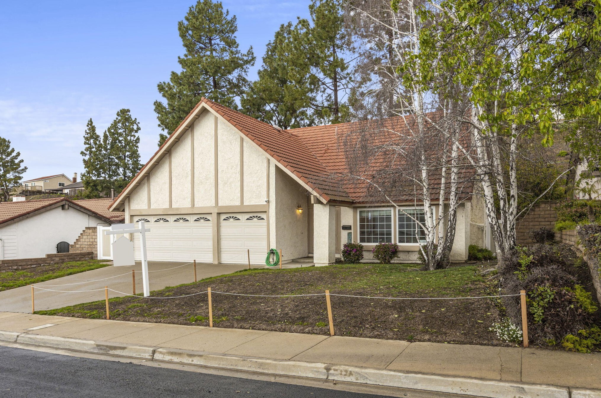 1755 Sweet Briar Pl, Thousand Oaks, CA 91362-1256