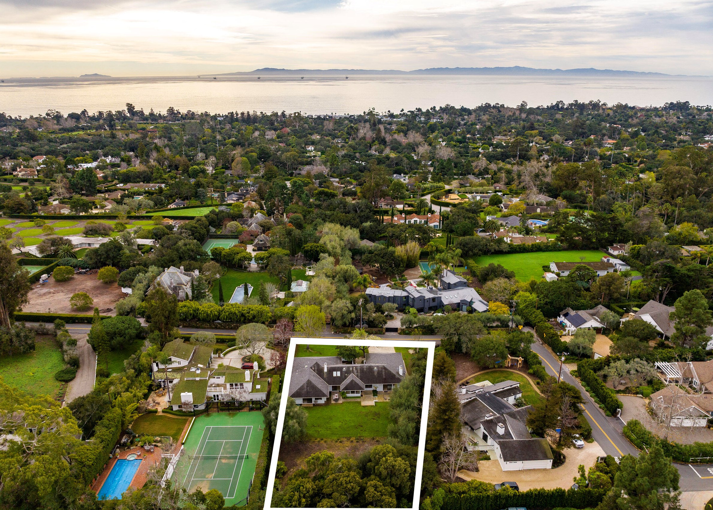 472 Santa Rosa Ln, Santa Barbara, CA 93108