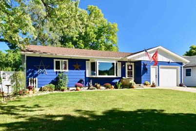 284 TRUDEAU DR, Sarnia, ON N7S4K7 For Sale - RE/MAX - 253975047 - Real  estate houses, Sarnia, Remax