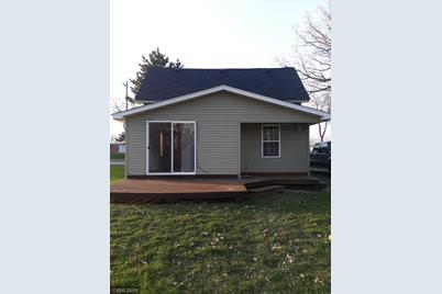 513 Maple Avenue E - Photo 1