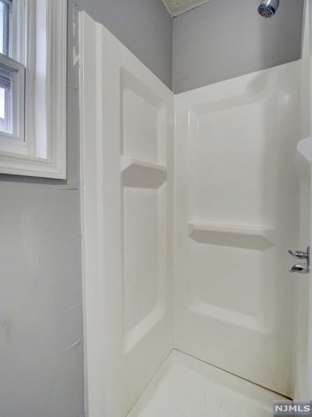 43 Montrose Ter, Irvington NJ  07111-3821 exterior