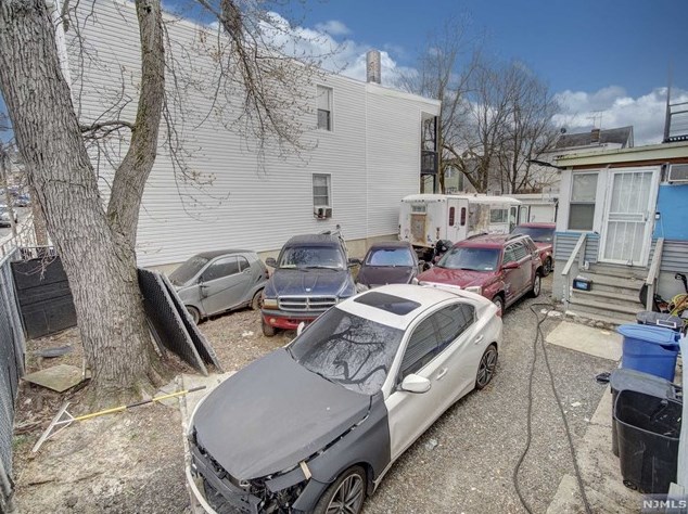 43 Montrose Ter, Irvington NJ  07111-3821 exterior