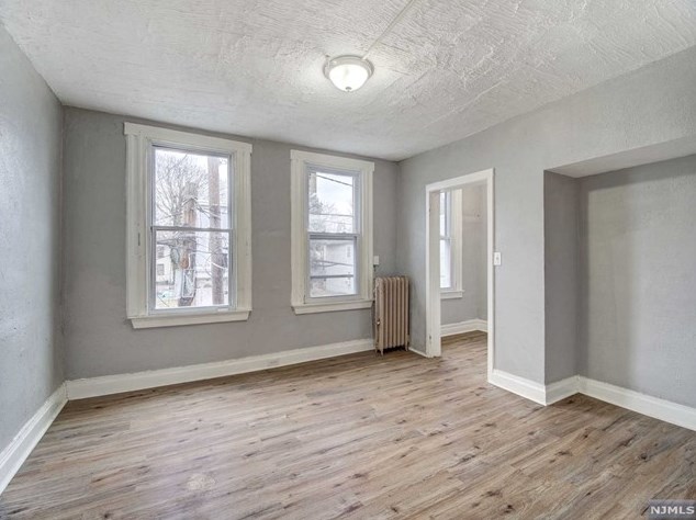 43 Montrose Ter, Irvington NJ  07111-3821 exterior