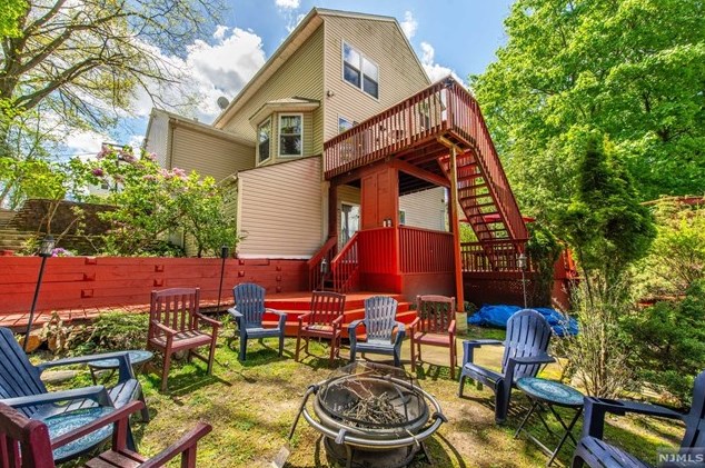 6 Ogden Ter, Kinnelon NJ 07405-1112 exterior