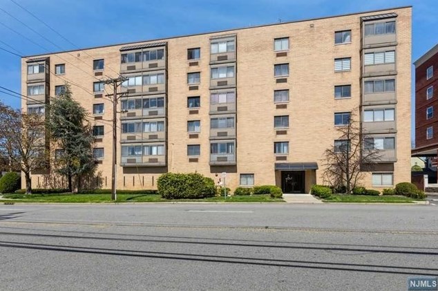 5 Linden St, Hackensack NJ  07601-3500 exterior