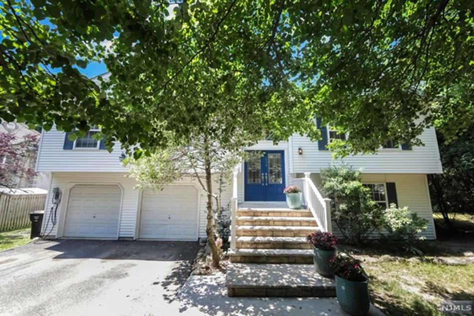 248 Oradell Ave, Paramus, NJ 07652 MLS 24019776 Coldwell Banker