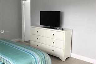 3801 S Ocean Dr, Hollywood, FL 33019 - Photo 8