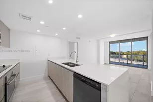 13800 Highland Dr, North Miami Beach, FL 33181 - Photo 10