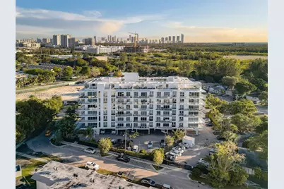 13800 Highland Dr #504, North Miami Beach, FL 33181 - Photo 2