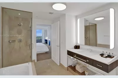 4401 Collins Ave #1117, Miami Beach, FL 33140 - Photo 22