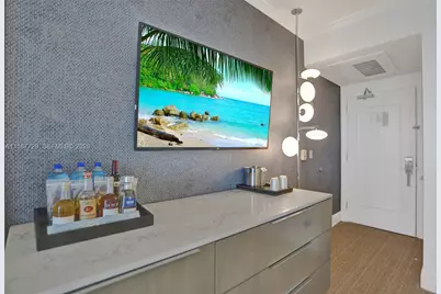 4401 Collins Ave #1117, Miami Beach, FL 33140 - Photo 12