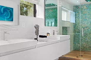 1025 Diplomat Pkwy, Hollywood, FL 33019 - Photo 42