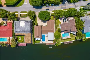 1025 Diplomat Pkwy, Hollywood, FL 33019 - Photo 94