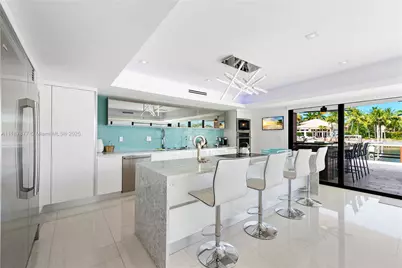 1025 Diplomat Pkwy, Hollywood, FL 33019 - Photo 14