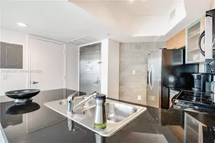 1750 N Bayshore Dr, Miami, FL 33132 - Photo 8