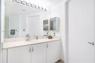 1750 N Bayshore Dr, Miami, FL 33132 - Photo 24