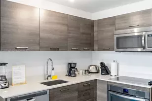 151 SE 1st St, Miami, FL 33131 - Photo 16