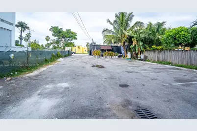 1750 NW 7th St, Miami, FL 33125 - Photo 20