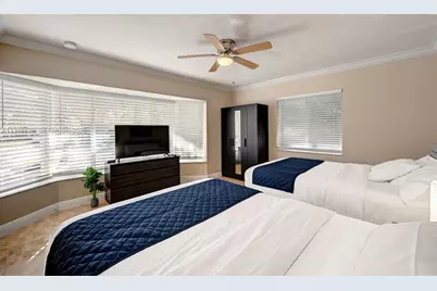 825 Harrison St, Hollywood, FL 33019 - Photo 14