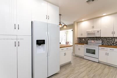 1120 N 13th Terrace, Hollywood, FL 33019 - Photo 26