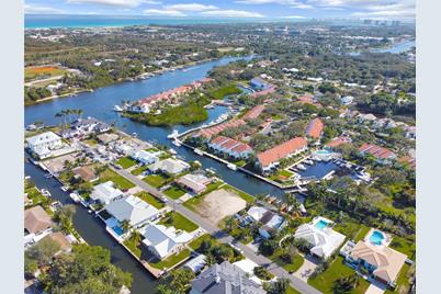 2400 Edward Rd, Palm Beach Gardens, FL 33410 - Photo 18