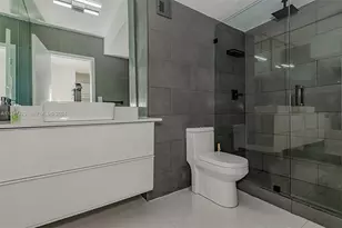 100 Lincoln Rd, Miami Beach, FL 33139 - Photo 12