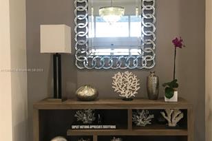 100 Lincoln Rd, Miami Beach, FL 33139 - Photo 46