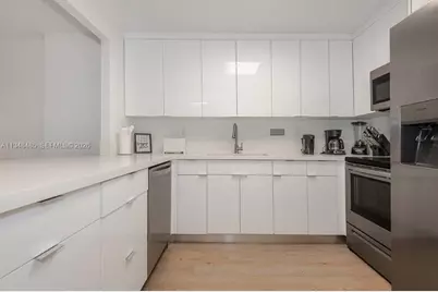 2301 Collins Ave #927, Miami Beach, FL 33139 - Photo 2