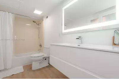 2301 Collins Ave #927, Miami Beach, FL 33139 - Photo 8